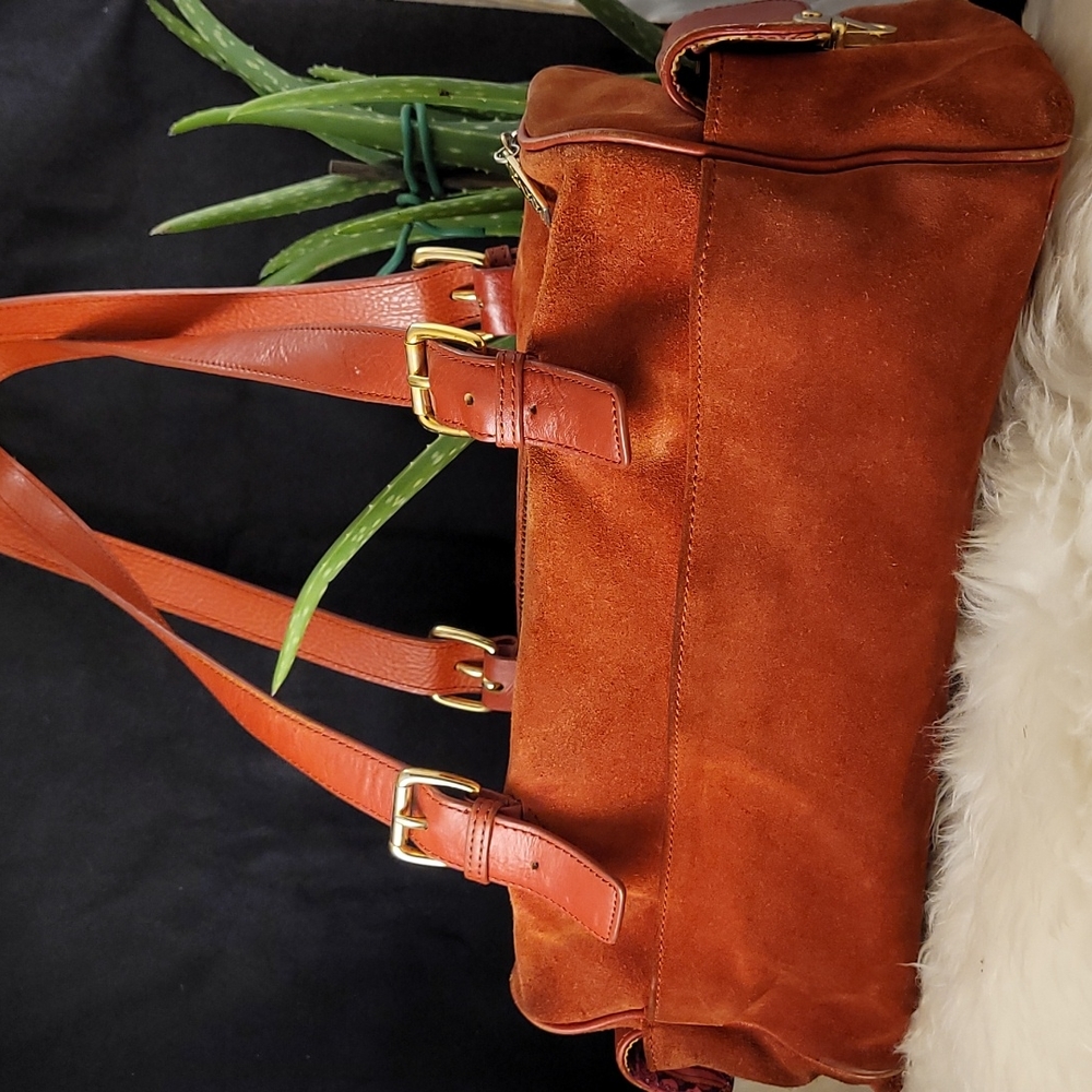 MAX coral genuine seude purse. - Picture 2 of 10